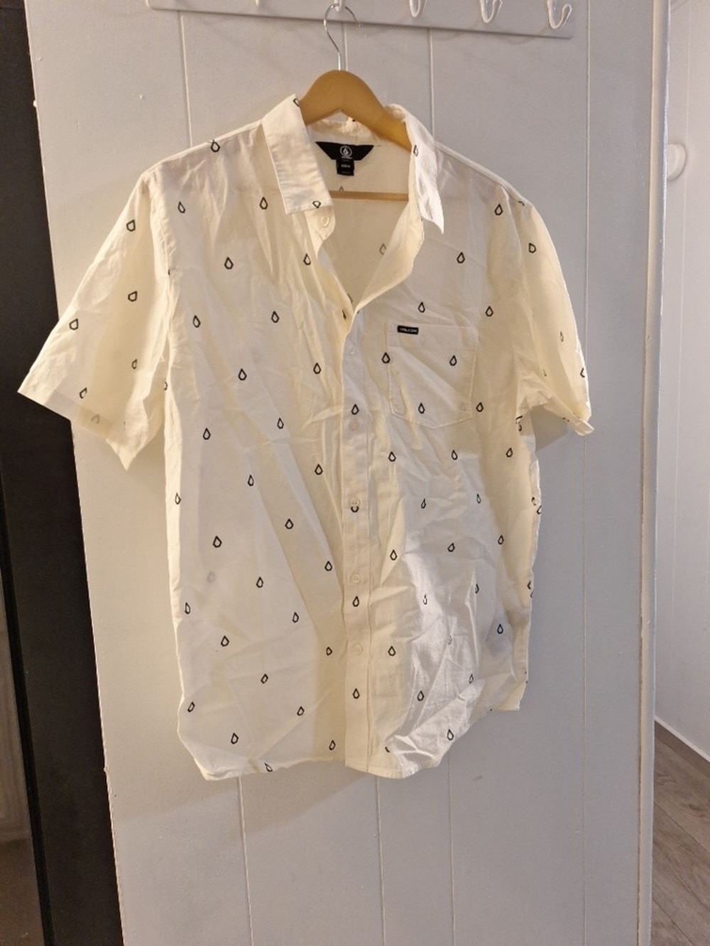 Casual Short-Sleeve Printed Button-Up Shirt - White